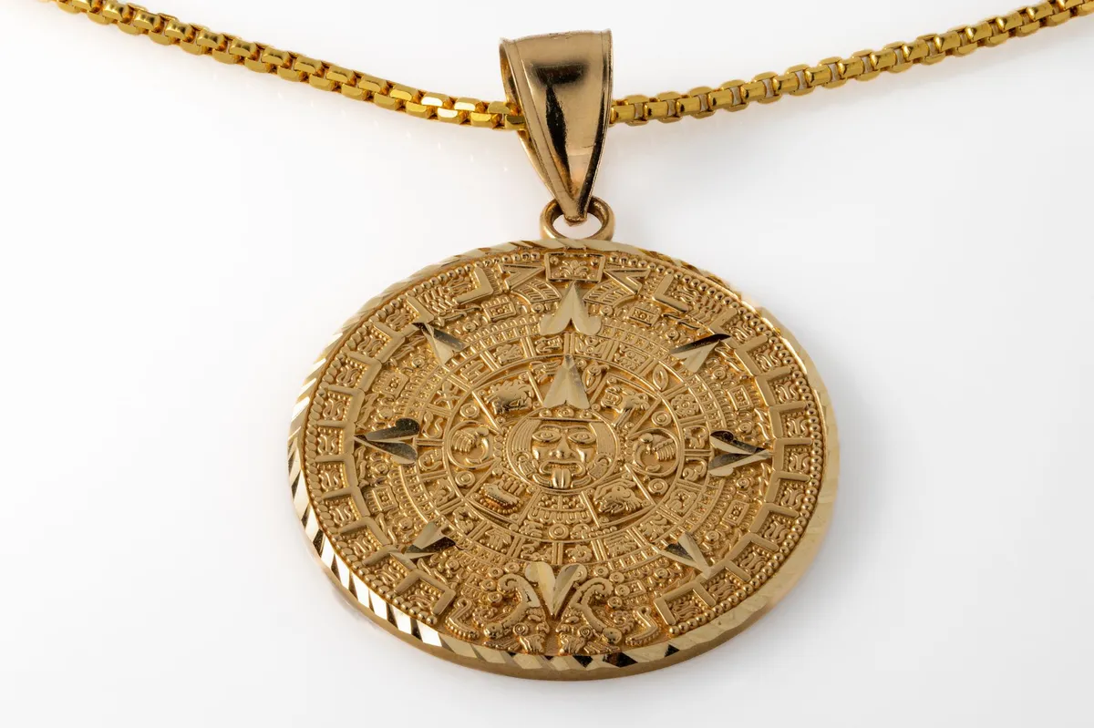 Pièce d'or montée en bijou : pendentif, bague ou bracelet, que vaut-elle ?